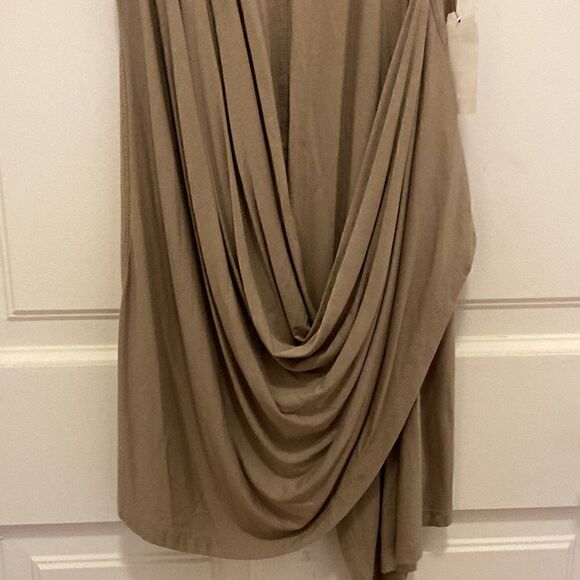 9/15 NWT Exclusively at Saks Fifth Avenue Tunic Top/Coverup in khaki. Size Small - Picture 6 of 9